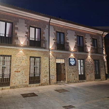 Apartamentos Turisticos Avila Puerta De Los Leales 1-2 Bagian luar foto