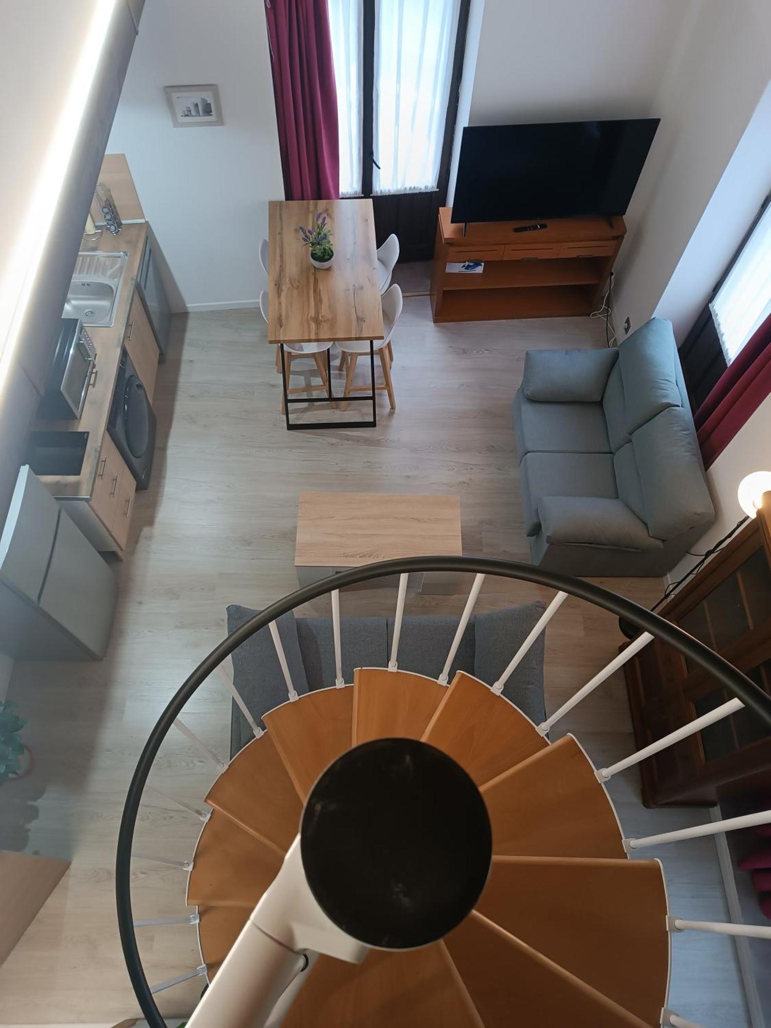 Apartamentos Turisticos Avila Puerta De Los Leales 1-2 Bagian luar foto